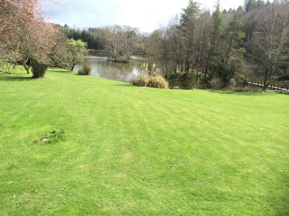 Spruce Lake Sauviat-sur-Vige ภายนอก รูปภาพ