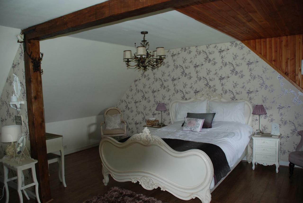Spruce Lake Sauviat-sur-Vige ภายนอก รูปภาพ