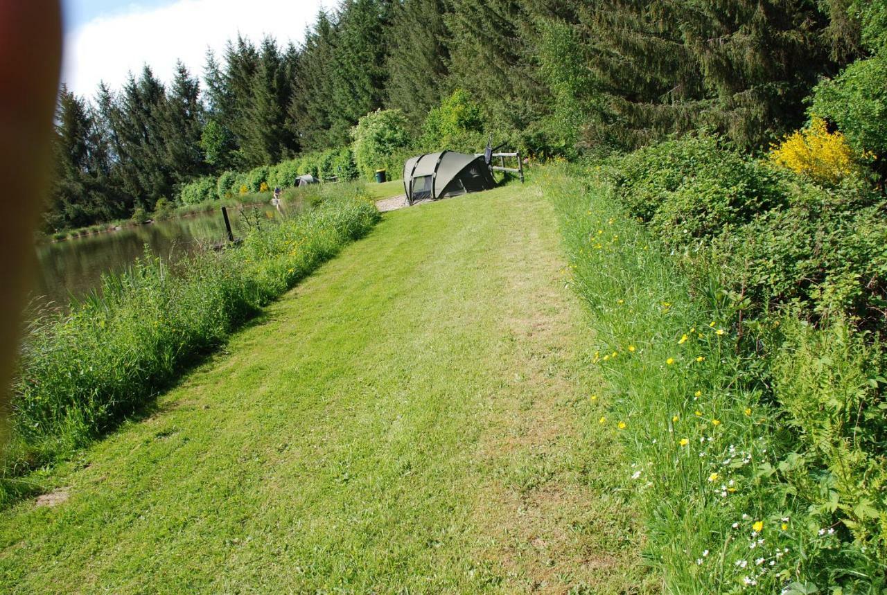 Spruce Lake Sauviat-sur-Vige ภายนอก รูปภาพ