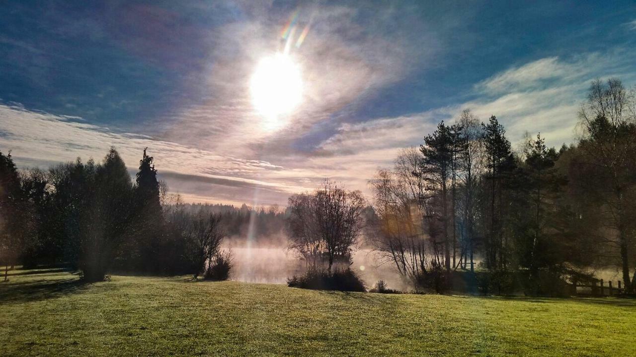 Spruce Lake Sauviat-sur-Vige ภายนอก รูปภาพ